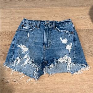 Abercrombie the mom short high rise